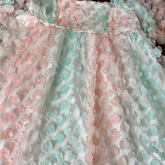 Juliana’s PEACH AND MINT FLOWER EMBELLISHED BABYDOLL DRESS WITH POCKETS. Small - Picture 4 of 9